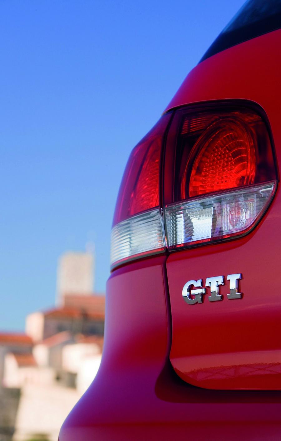  Volkswagen Golf GTi 2008 года  (фото 55 из 83)